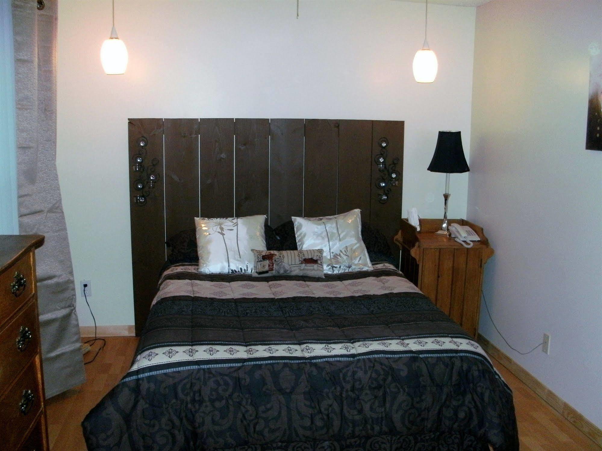 Fleur De Lys Motel