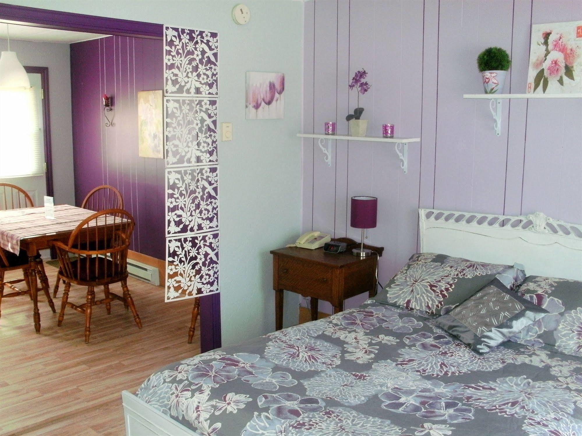 Fleur De Lys Motel